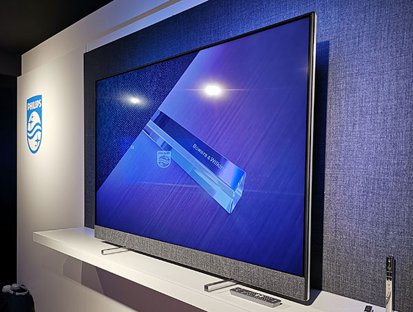 Philips_OLED854_3_jan2019.jpg